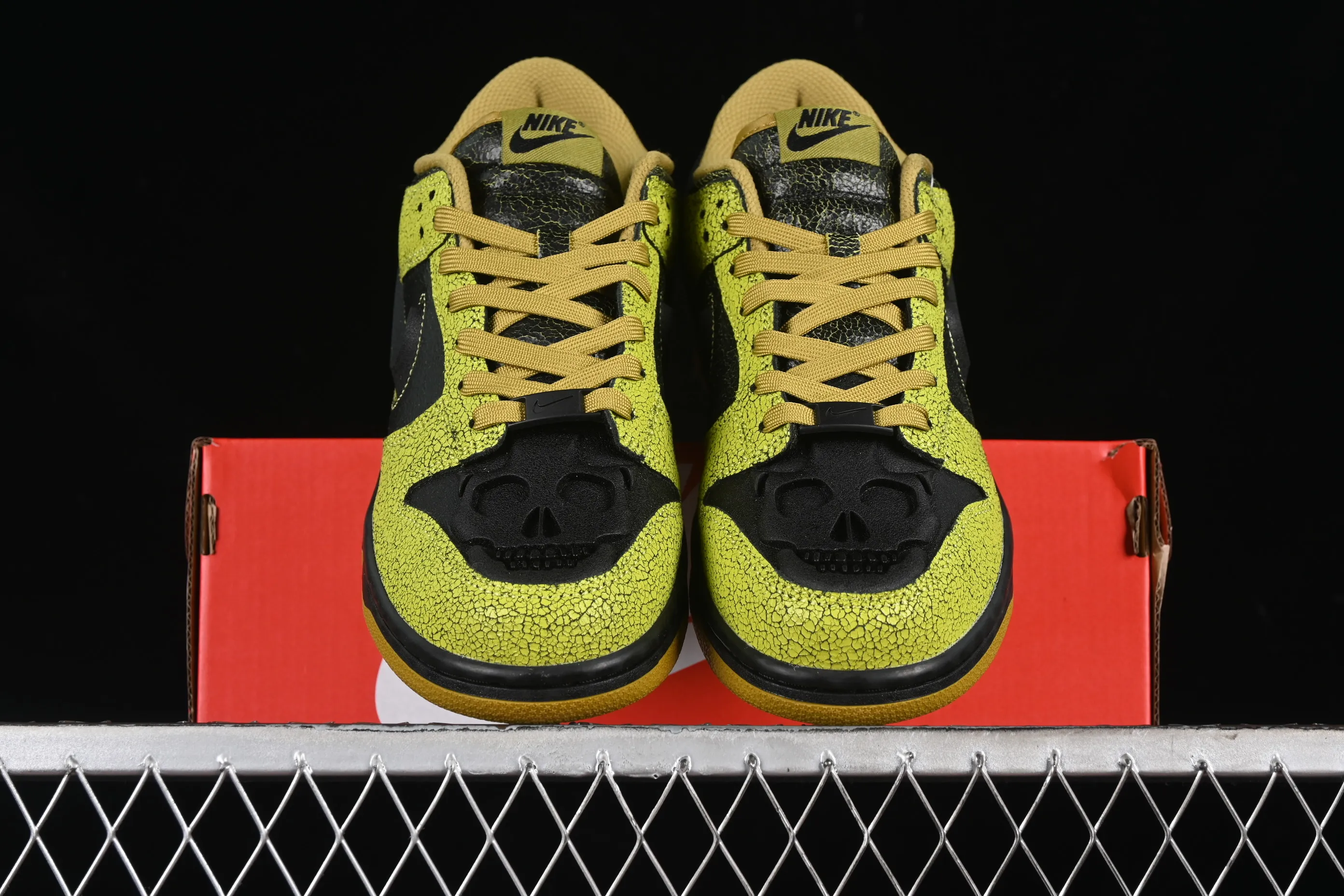 All Categories Nk SB Dunk Series Nk SB Dunk Low Low-top sneakers Nk Dunk Low "Halloween" Halloween-themed exclusive low-top casual sneakers HV6103-300